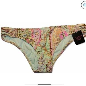 Victoria’s Secret knockout bikini bottoms